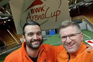 Dario Caeiro (links) und Jens Betsch hatten mit ihrem engagierten Orgateam in dieser Woche mit dem Aufbau noch viel zu tun. © privat